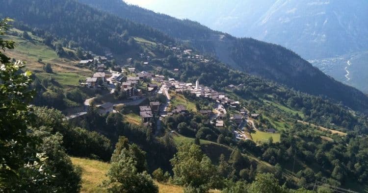 ३) अल्बेनीन, स्वित्झर्लंड –