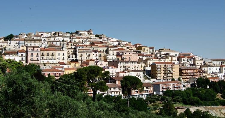 ६) कॅन्डेला, इटली –