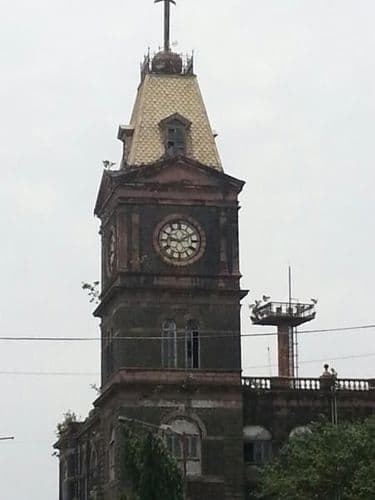 २. घड्याळ गोदी