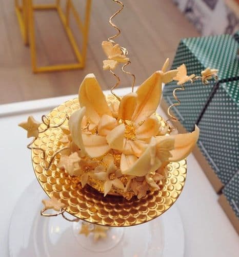 ५. क्रीस्पी क्रेम्स लक्स डोनट $1682