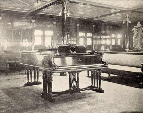 ५. ‘स्टेन्वे’ पियानो