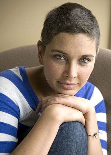 १. लिसा रे