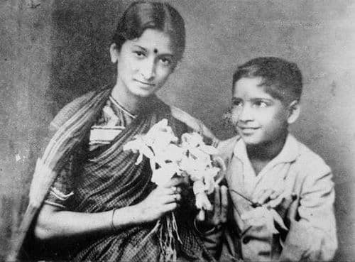 भारतातल्या पहिल्या महिला कलाकाराच्या चार पिढ्यांनी गाजवली मराठी सिनेसृष्टी.. सांगू शकता का हे चारजण कोण असावेत?