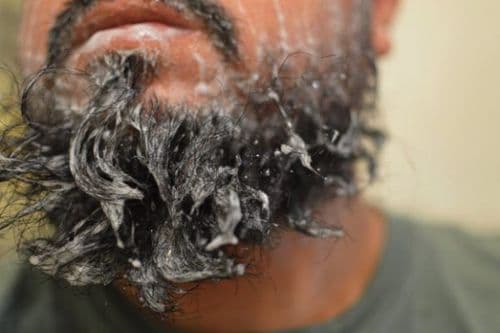 9) शॅम्पू करा.