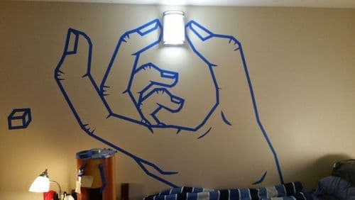 १०. चिकटपट्टीचा असाही उपयोग करता येतो