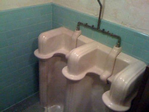 १९व्या शतकातील मुत्रालय