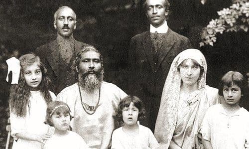 जन्म आणि पालनपोषण