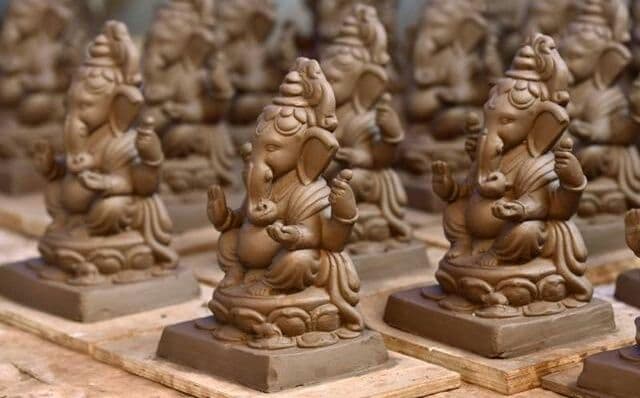 हे आहेत इको फ्रेंडली गणेश : यांचातला तुम्ही कोणता बसवणार?
