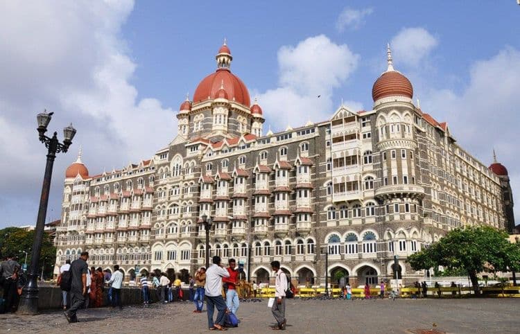 ताज हॉटेलचा फोटो वापरल्यास तुम्हांला शिक्षा होऊ शकते बरं...वाचा यामागचं कारण !!!