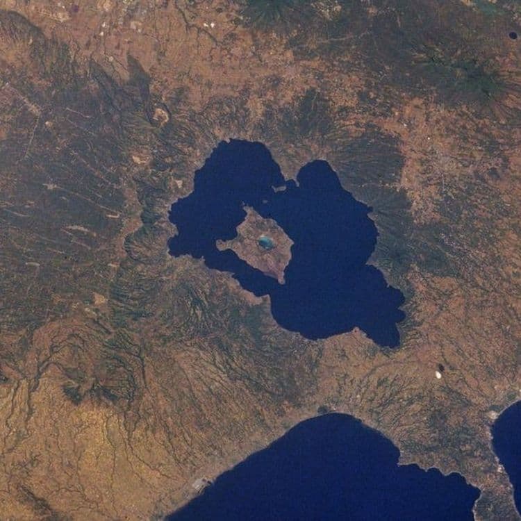 चला तर हे ठिकाण समजून घेऊया.