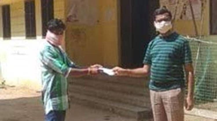 या सफाई कामगाराने दाखवलेला दानशूरपणा संपूर्ण देशाला प्रेरणा देतोय !!