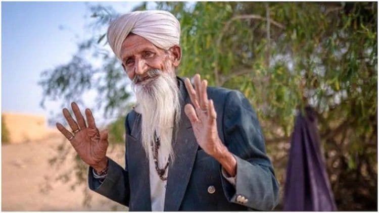 देश, भाषा, वय या पलीकडे जाऊन ५० वर्षांनंतर एकत्र येऊ घातलेल्या प्रेमजीवांची कथा वाचायलाच हवी!