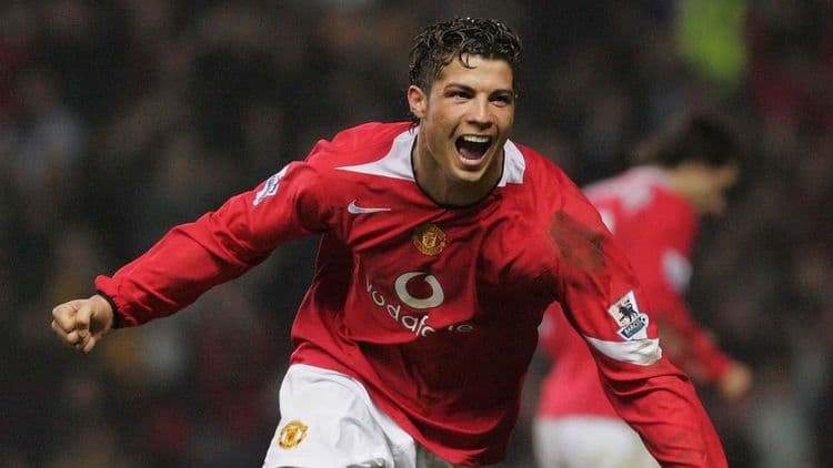 रोनाल्डो स्वगृही...मँचेस्टरमध्ये रोनाल्डोचं पुनरागमन काय सूचित करतं??