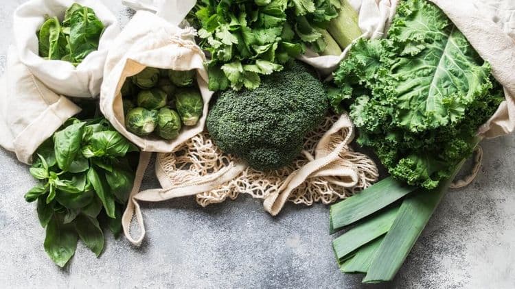 ६. हिरव्या पालेभाज्या: