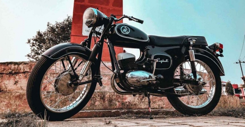Rajdoot motor cycle